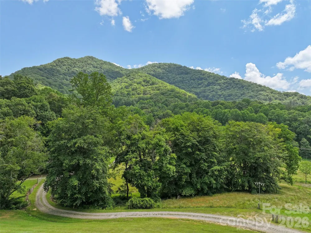81 Aldens Way Clyde, NC 28721