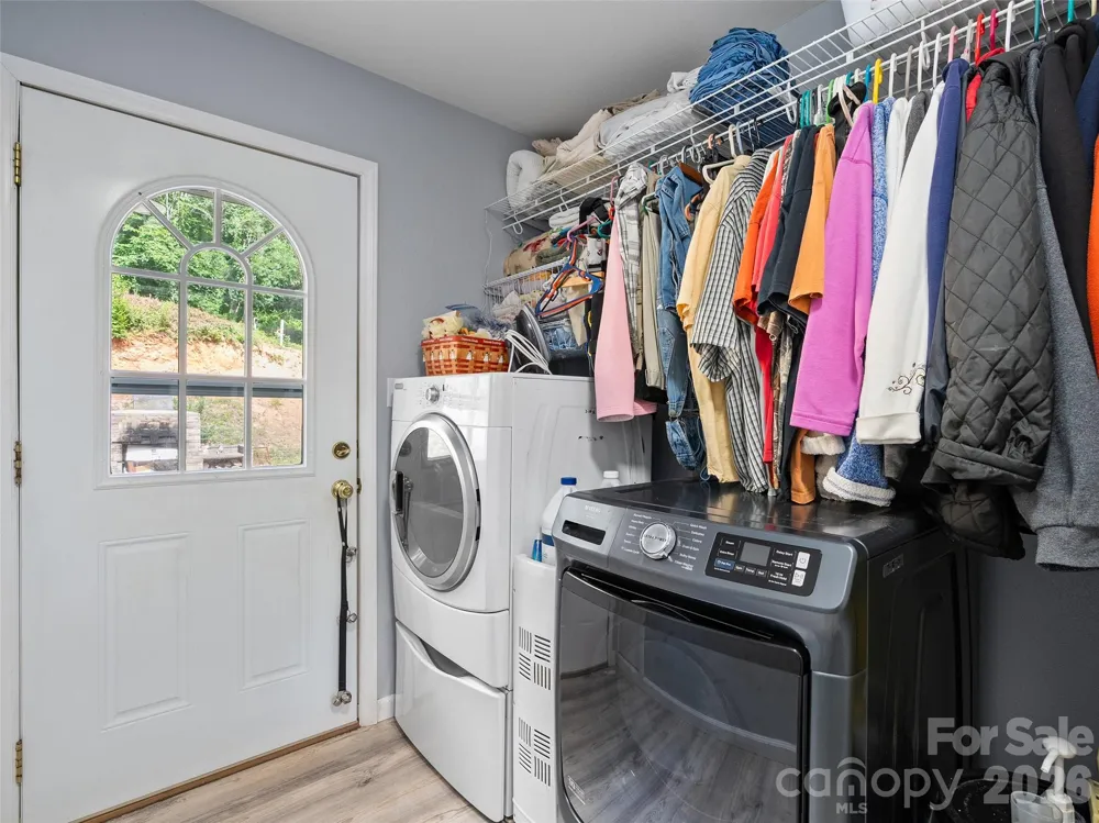 81 Aldens Way Clyde, NC 28721