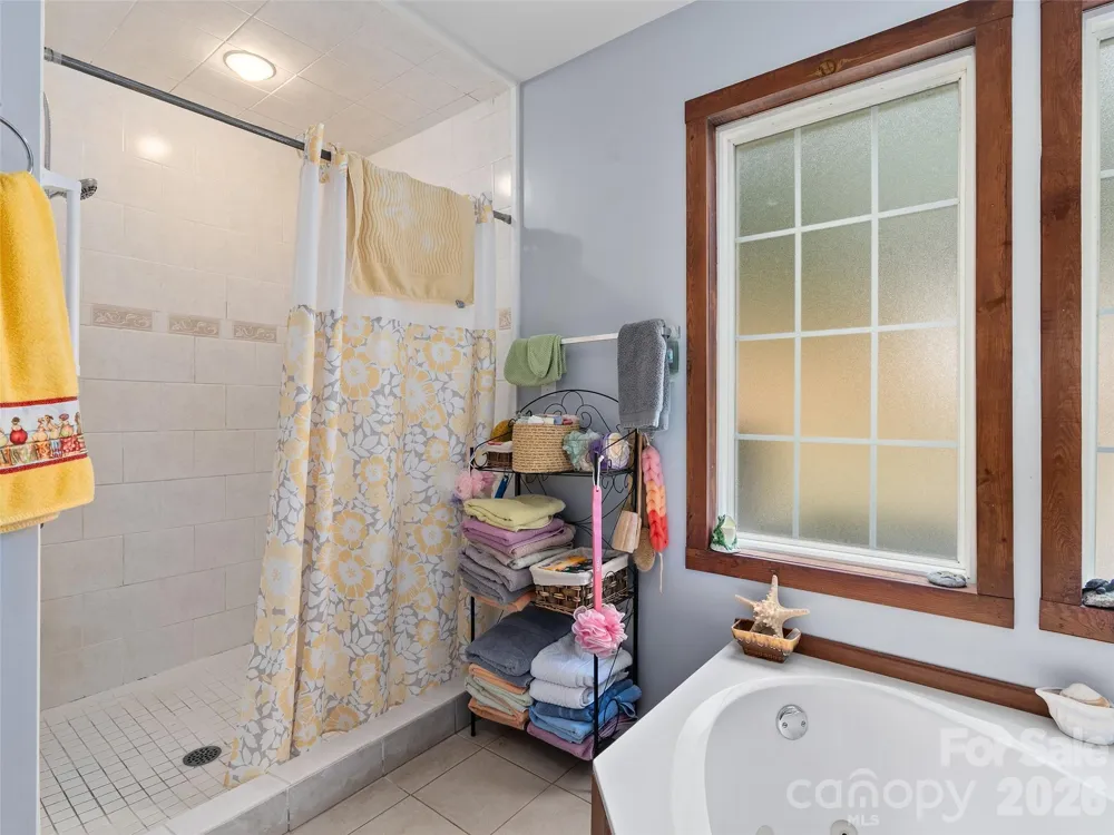 81 Aldens Way Clyde, NC 28721