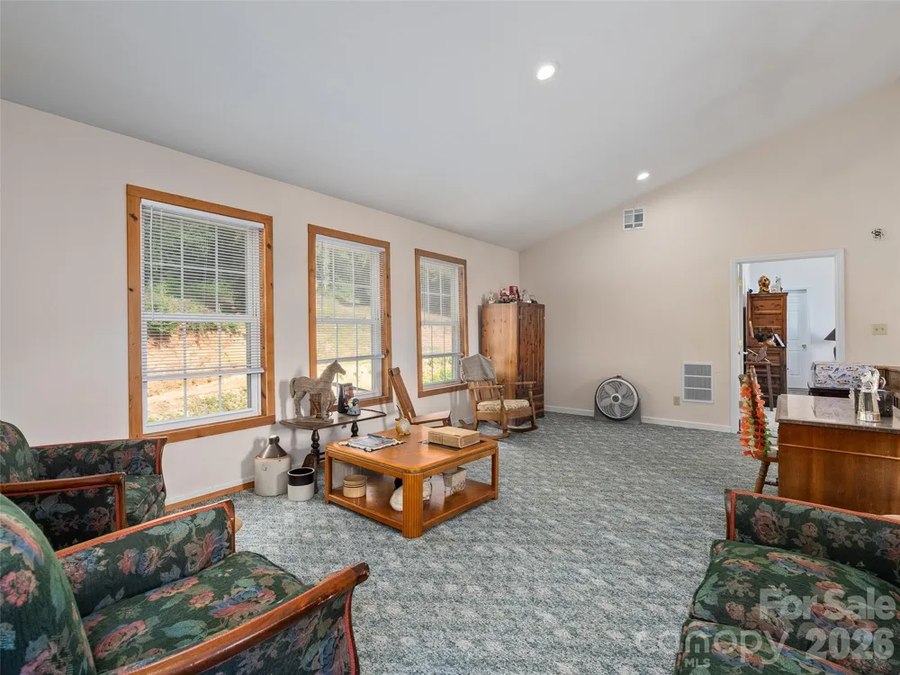 81 Aldens Way Clyde, NC 28721