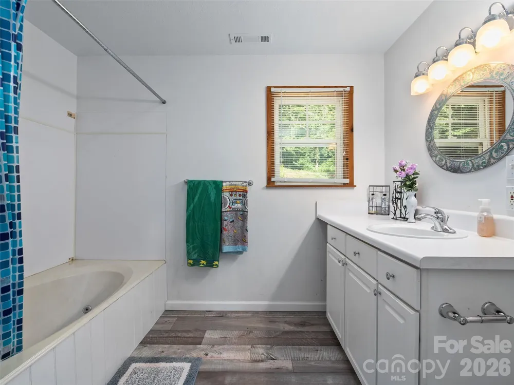 81 Aldens Way Clyde, NC 28721