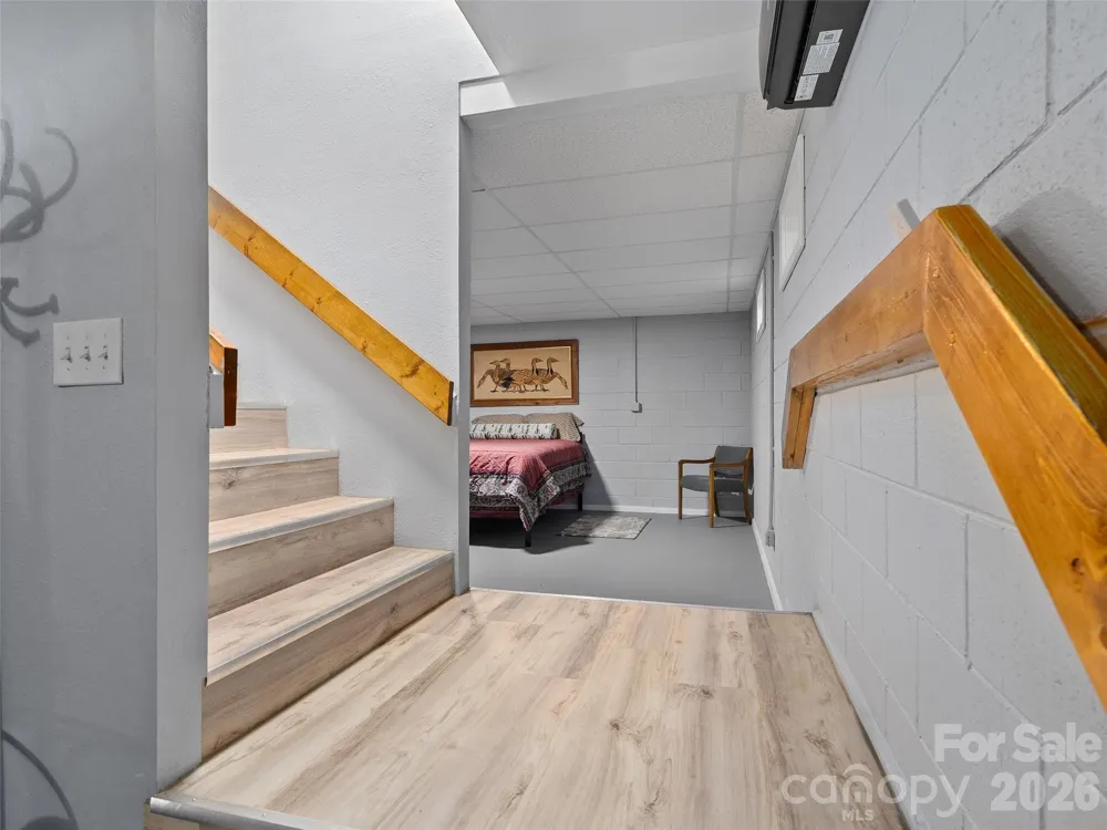 81 Aldens Way Clyde, NC 28721