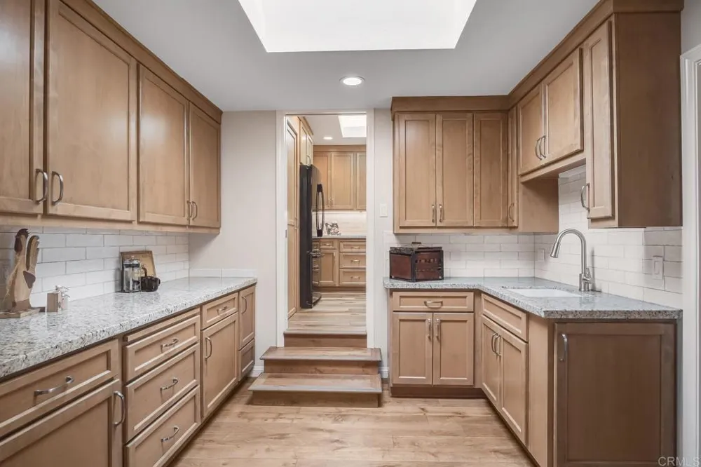 2211 Winterwarm Dr Fallbrook, CA 92028