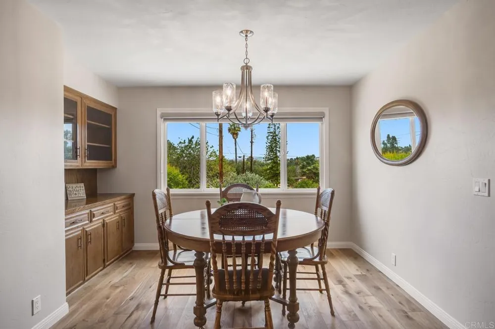2211 Winterwarm Dr Fallbrook, CA 92028