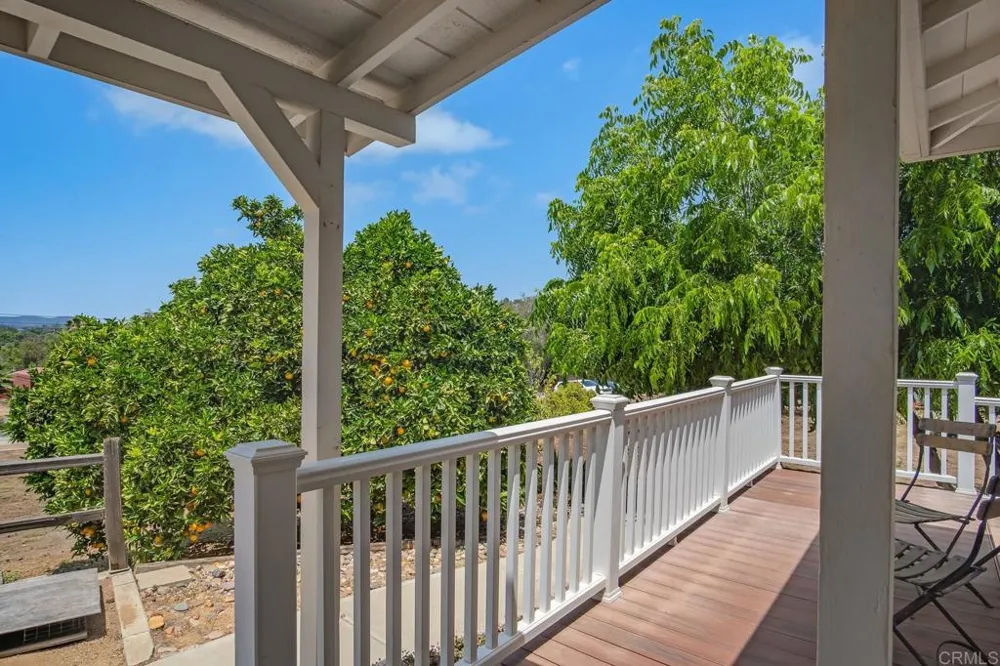 2211 Winterwarm Dr Fallbrook, CA 92028