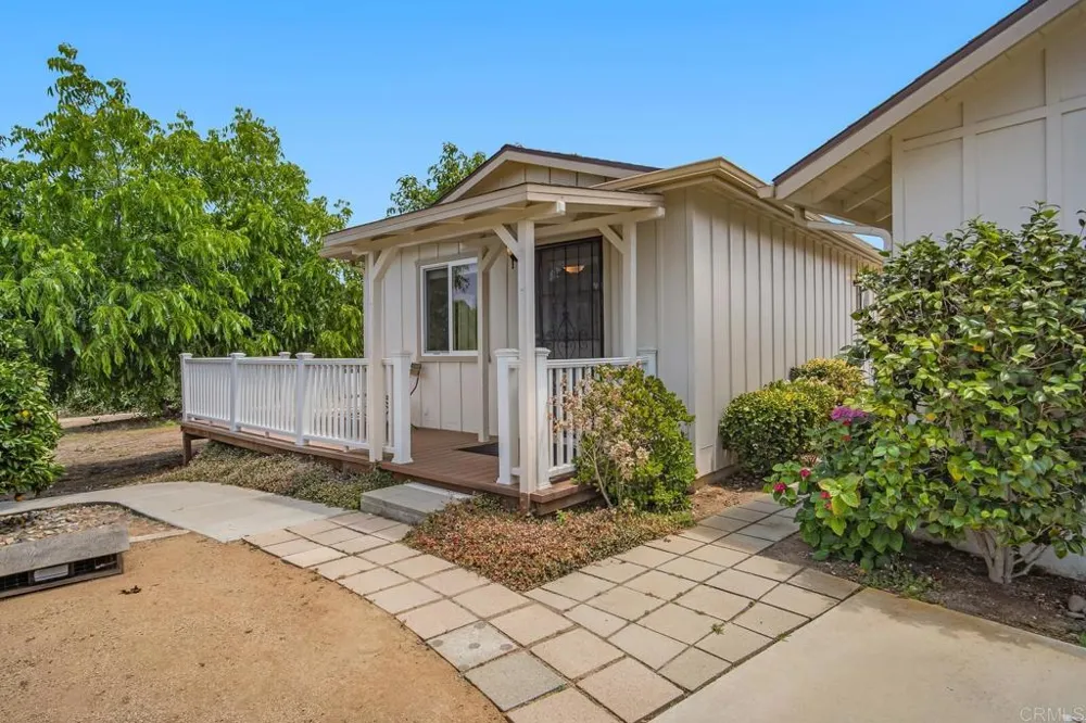 2211 Winterwarm Dr Fallbrook, CA 92028