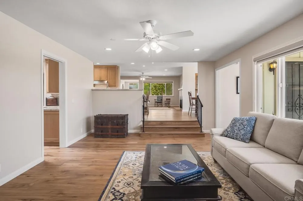 2211 Winterwarm Dr Fallbrook, CA 92028