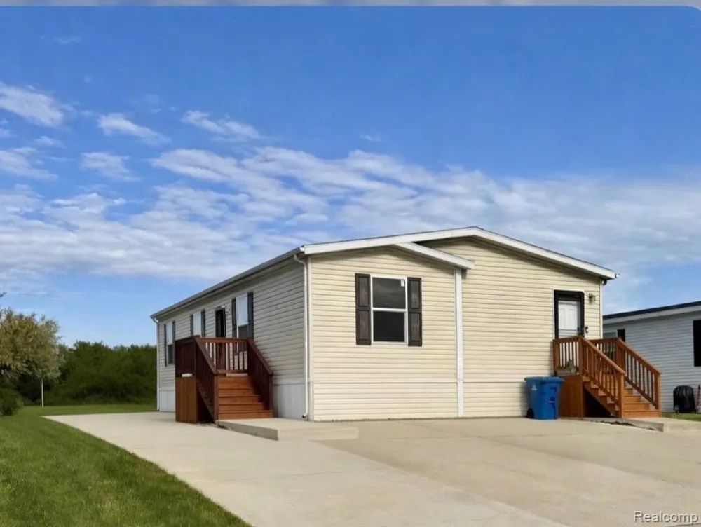 25843 Loudon Brownstown Charter Township, MI 48134