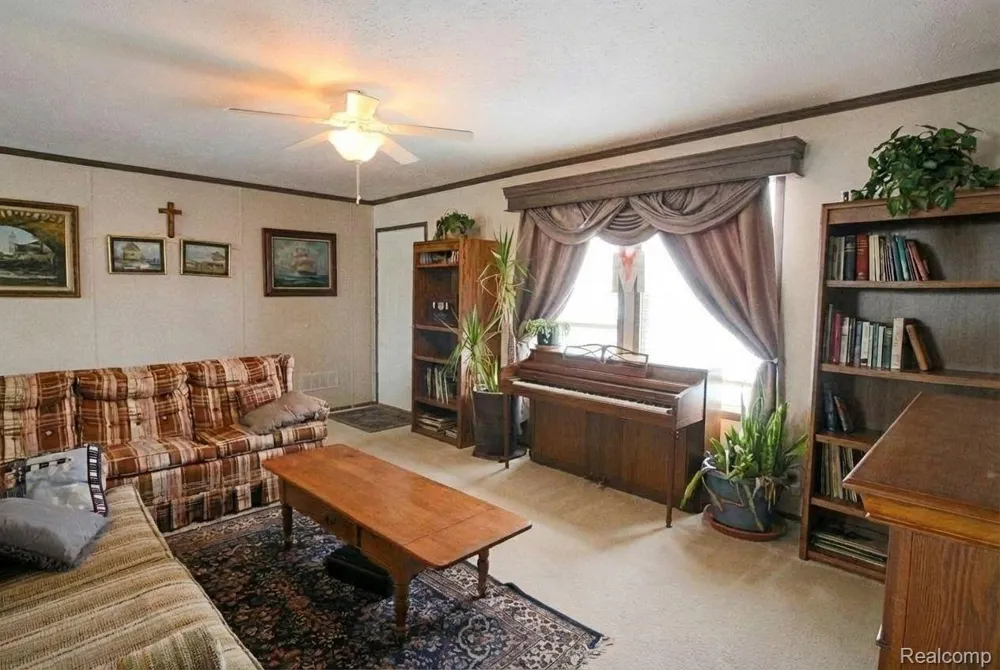 25843 Loudon Brownstown Charter Township, MI 48134