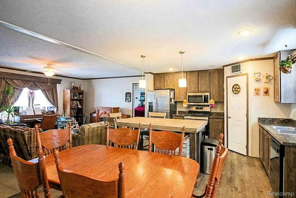 25843 Loudon Brownstown Charter Township, MI 48134