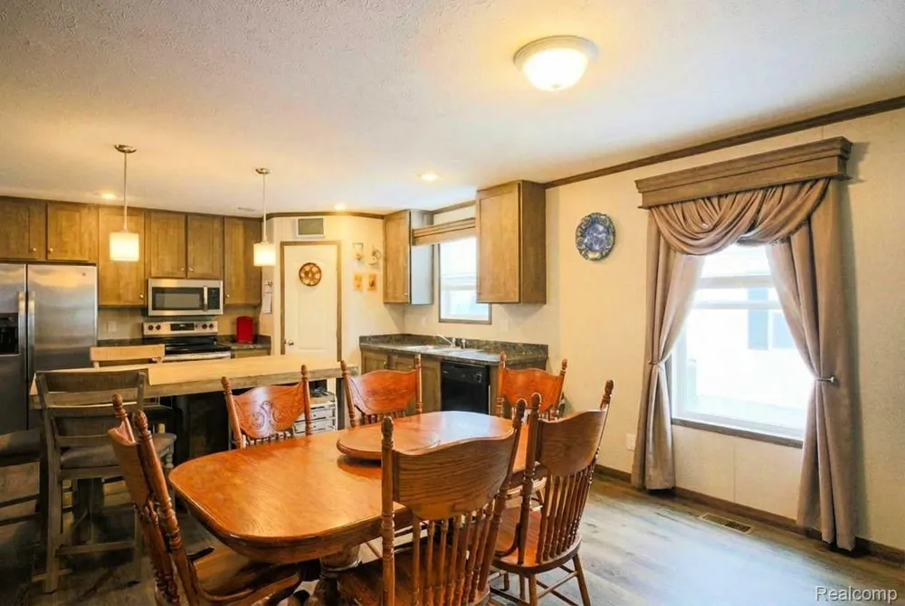 25843 Loudon Brownstown Charter Township, MI 48134