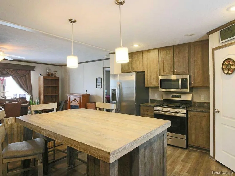 25843 Loudon Brownstown Charter Township, MI 48134