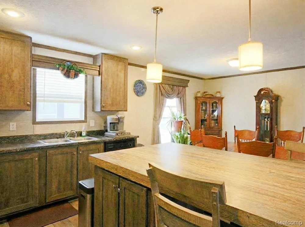 25843 Loudon Brownstown Charter Township, MI 48134