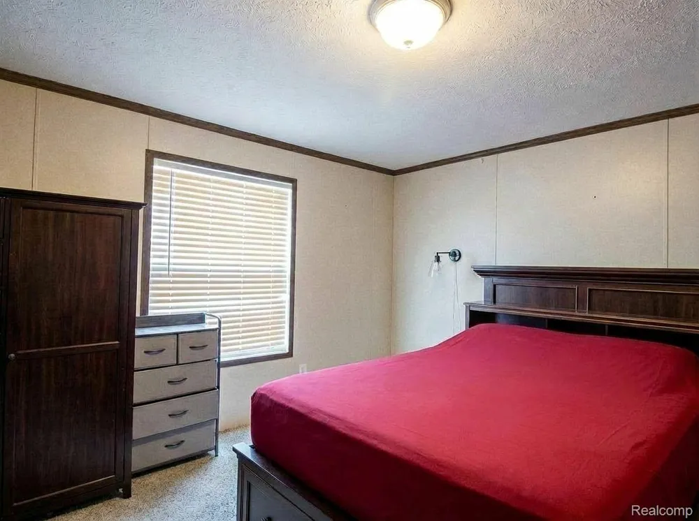 25843 Loudon Brownstown Charter Township, MI 48134