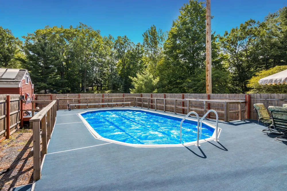 3961 Dogwood Drive East Bay Township, MI 49696