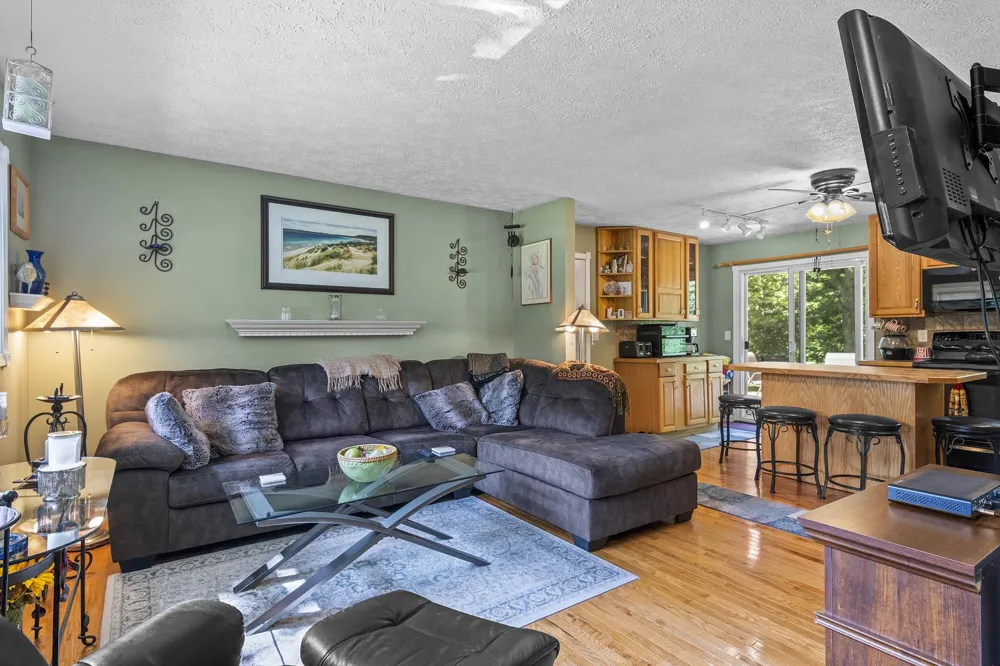 3961 Dogwood Drive East Bay Township, MI 49696