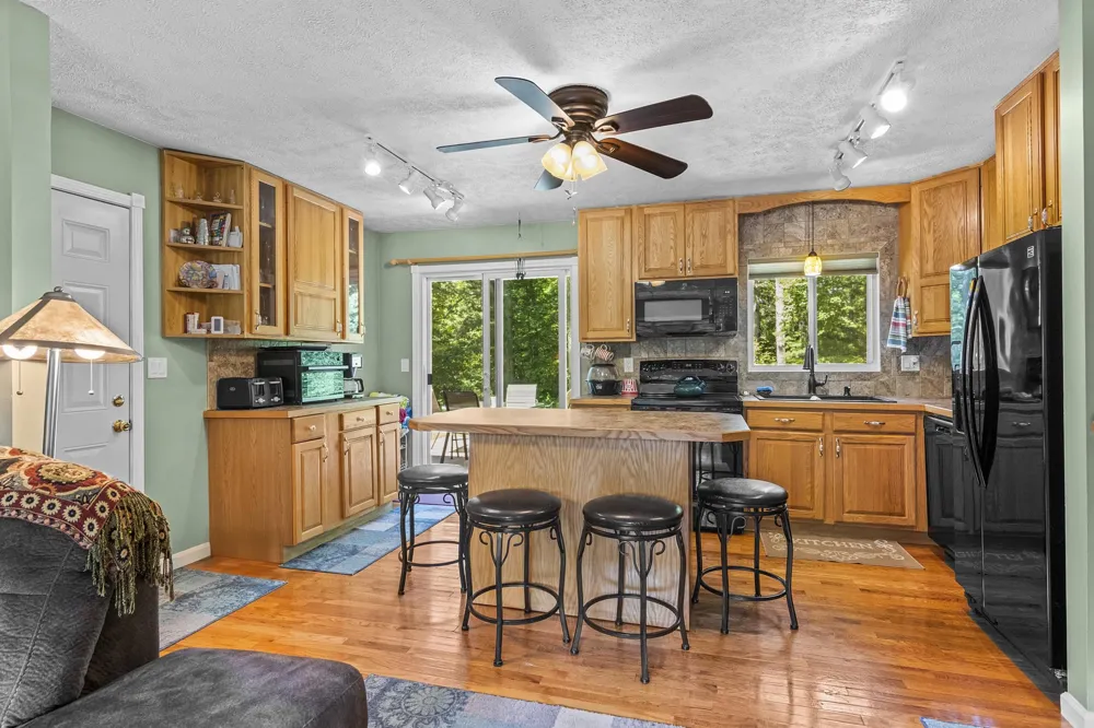 3961 Dogwood Drive East Bay Township, MI 49696