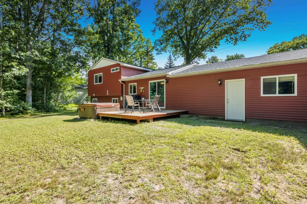 3961 Dogwood Drive East Bay Township, MI 49696