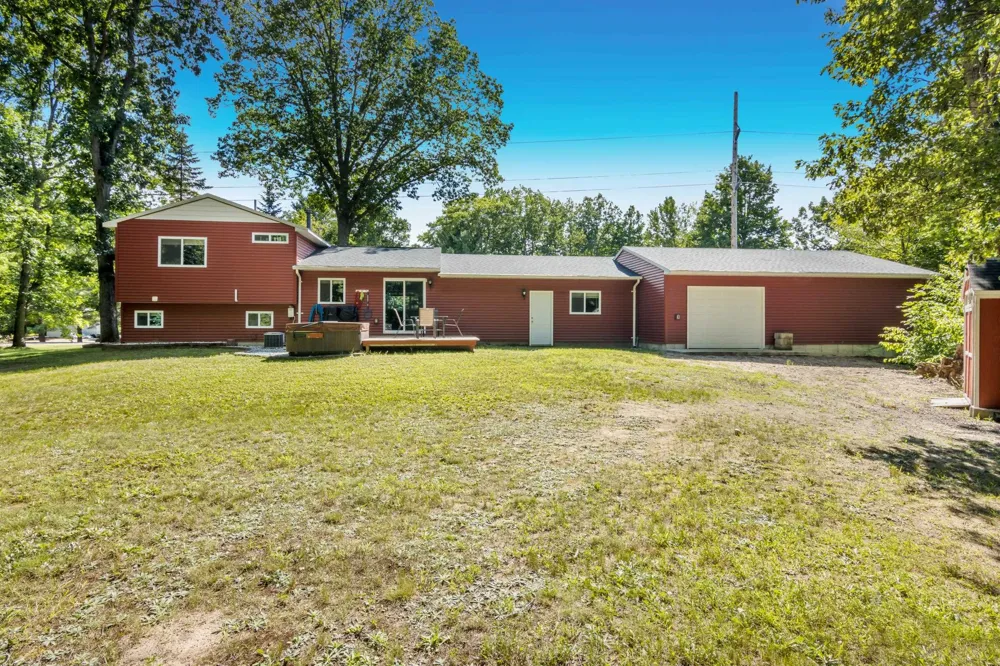 3961 Dogwood Drive East Bay Township, MI 49696