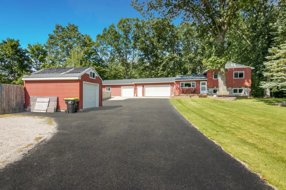 3961 Dogwood Drive East Bay Township, MI 49696