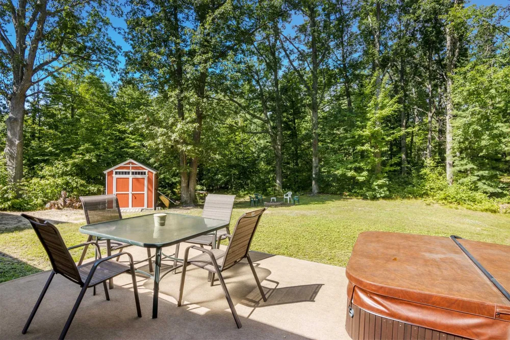 3961 Dogwood Drive East Bay Township, MI 49696