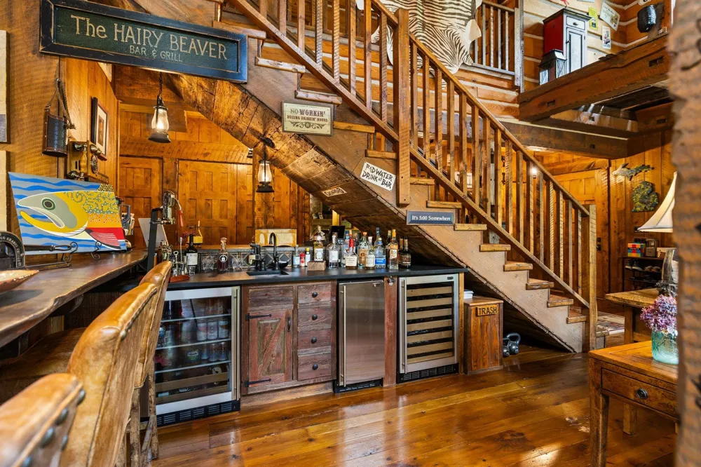 37659 Kings Highway St James Township, MI 49782