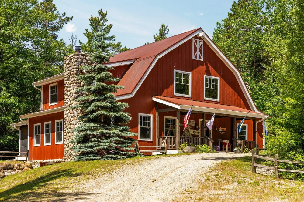37659 Kings Highway St James Township, MI 49782