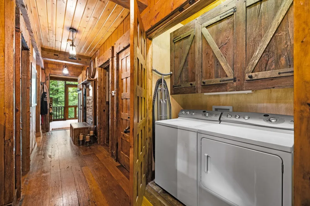 37659 Kings Highway St James Township, MI 49782