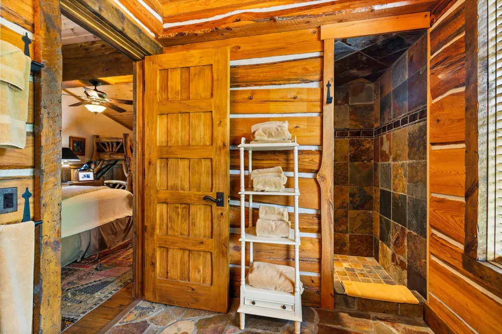 37659 Kings Highway St James Township, MI 49782