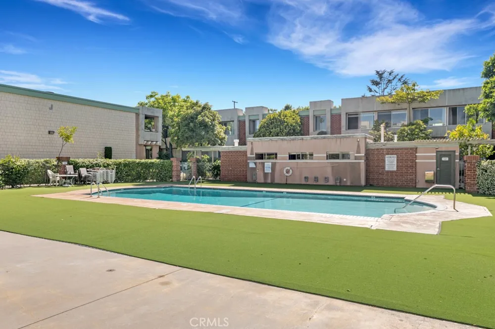 5301 Balboa Boulevard Encino, CA 91316