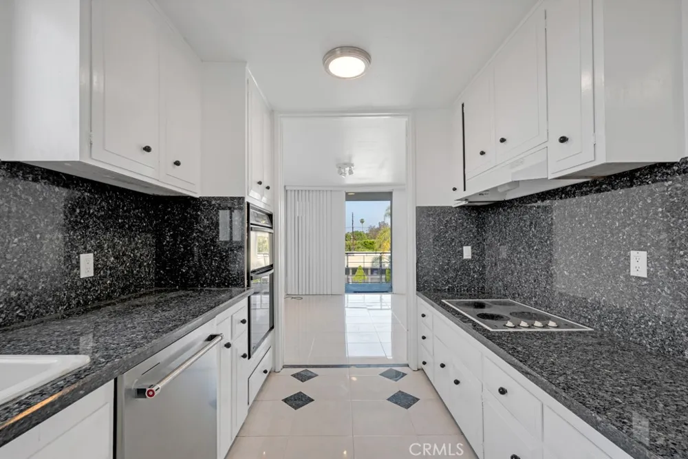 5301 Balboa Boulevard Encino, CA 91316