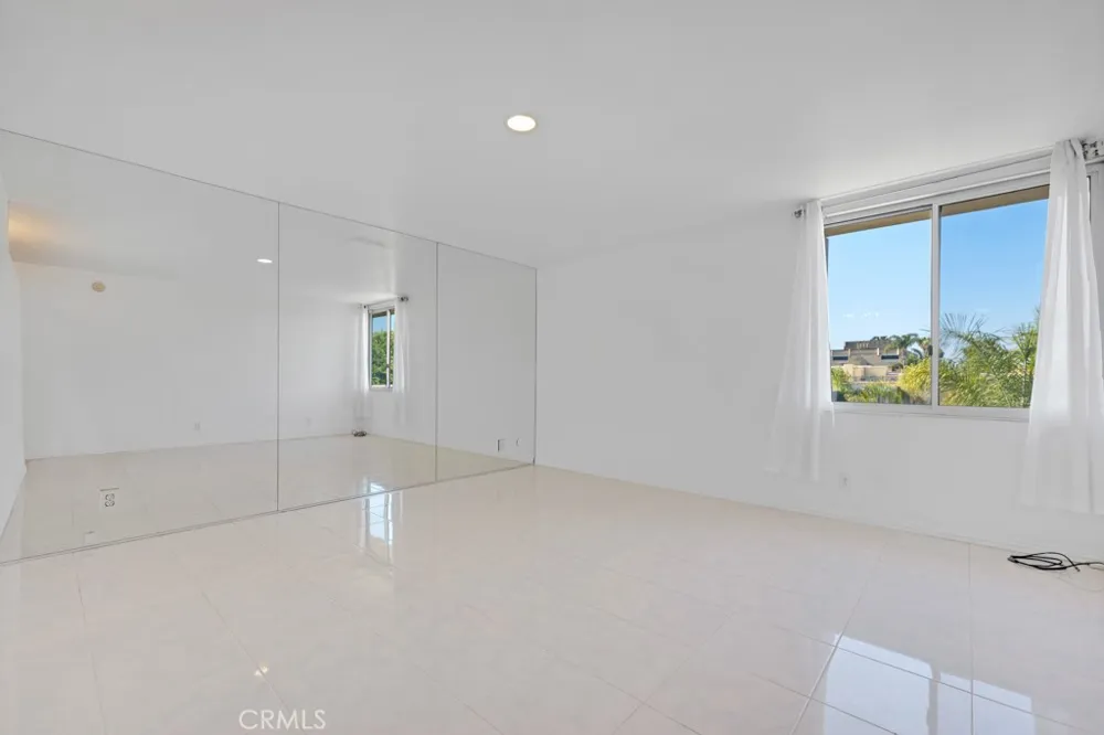 5301 Balboa Boulevard Encino, CA 91316