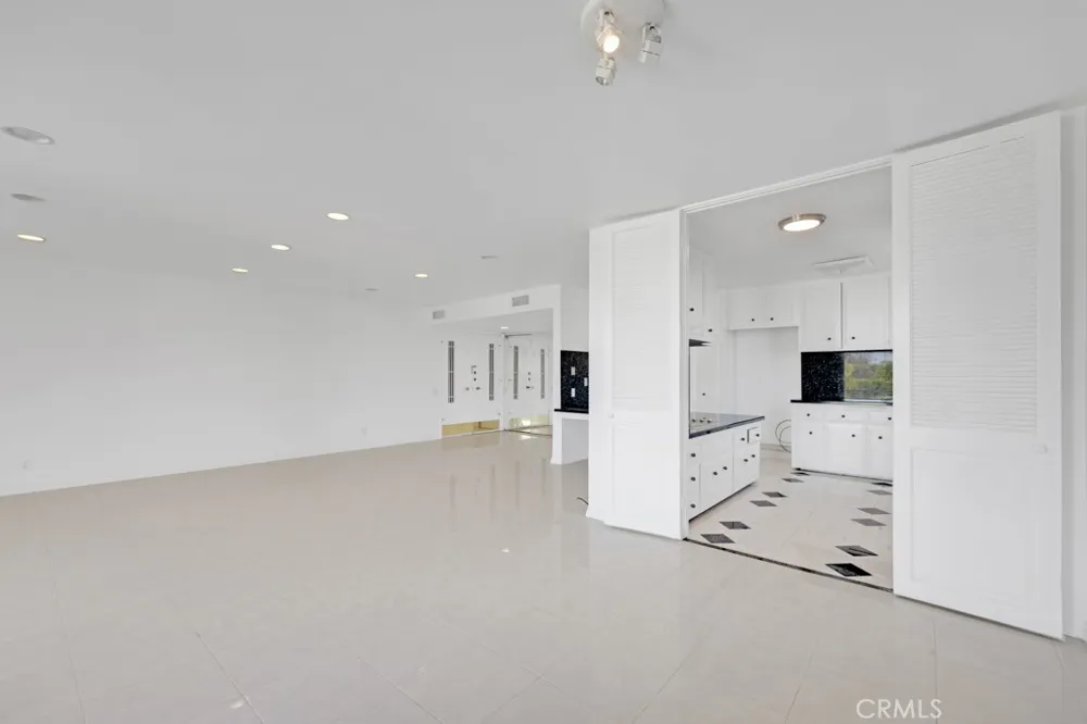 5301 Balboa Boulevard Encino, CA 91316