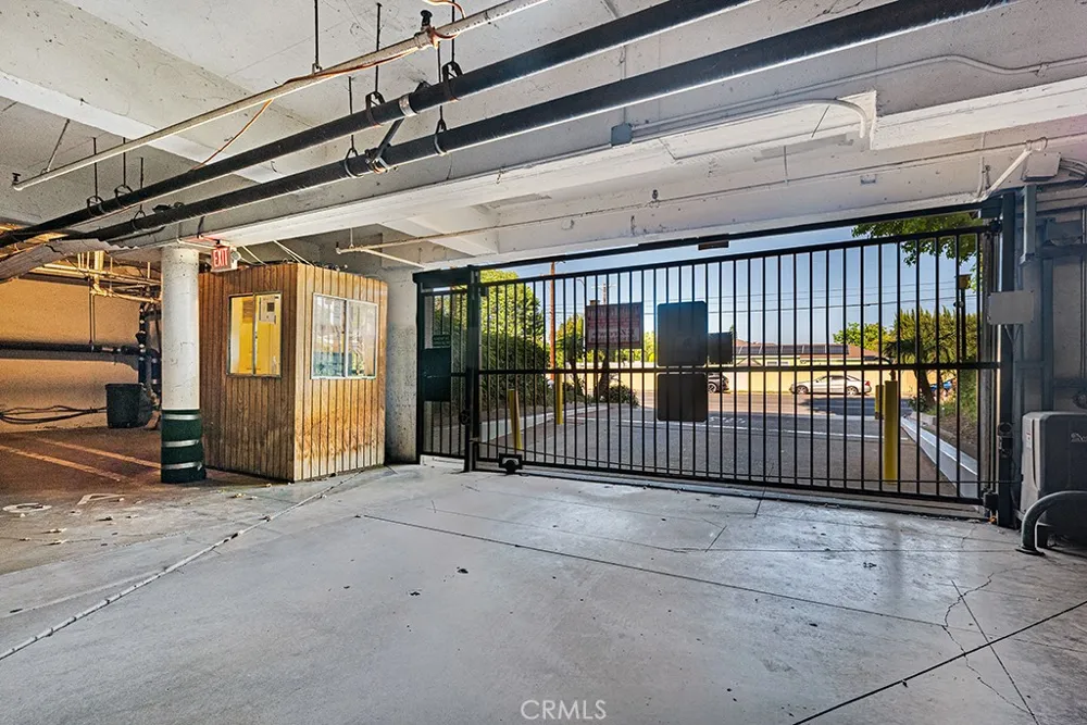 5301 Balboa Boulevard Encino, CA 91316