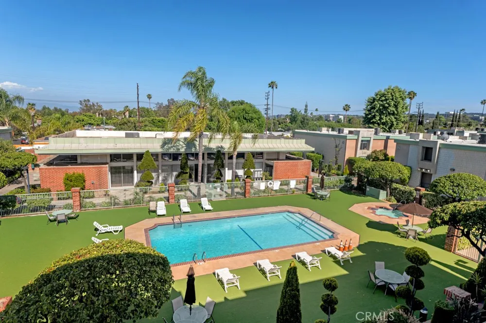5301 Balboa Boulevard Encino, CA 91316