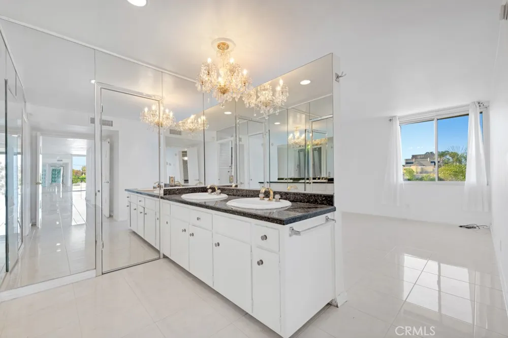 5301 Balboa Boulevard Encino, CA 91316