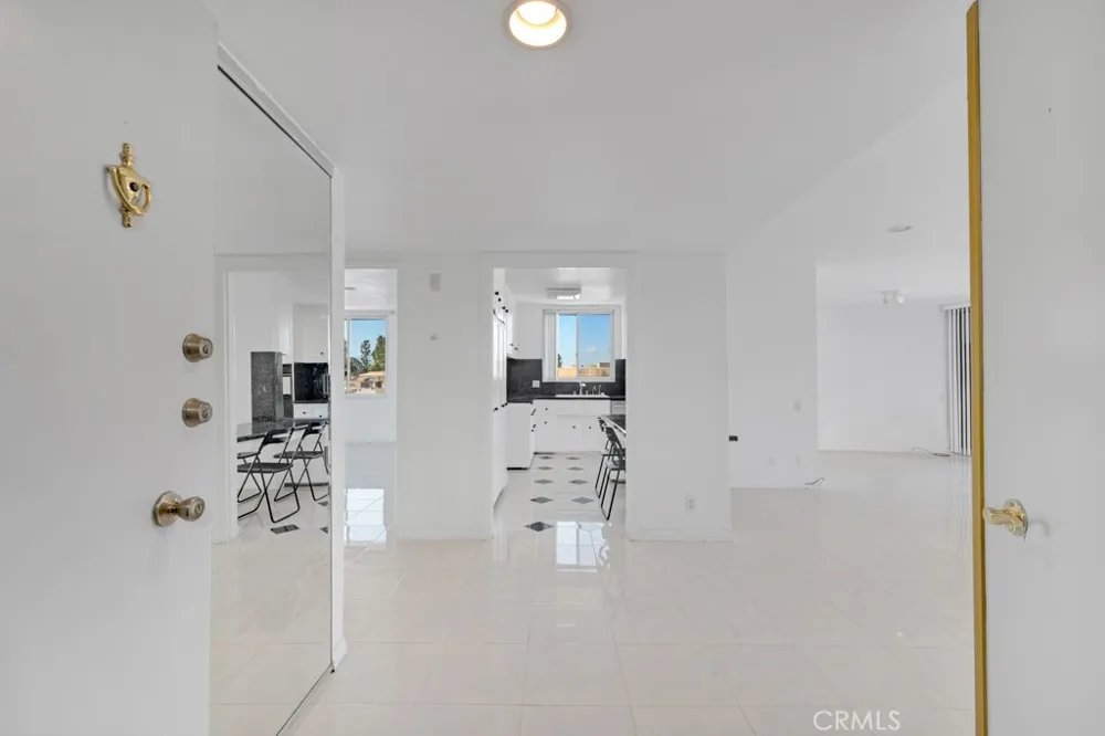 5301 Balboa Boulevard Encino, CA 91316