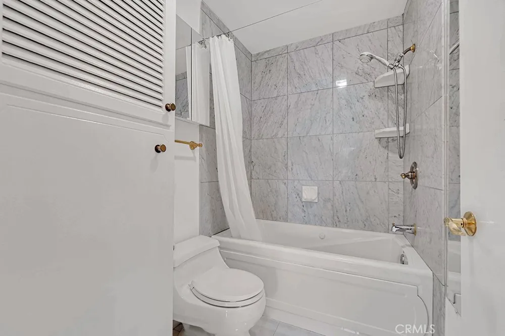 5301 Balboa Boulevard Encino, CA 91316
