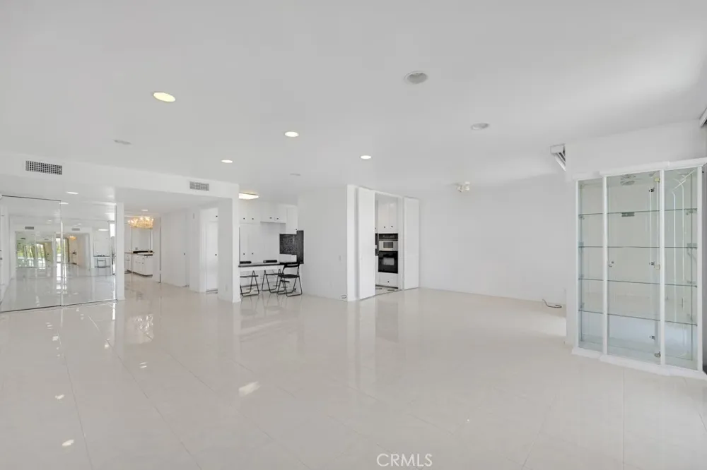 5301 Balboa Boulevard Encino, CA 91316