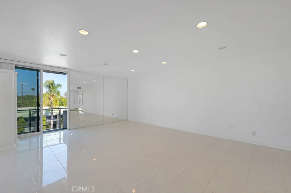 5301 Balboa Boulevard Encino, CA 91316