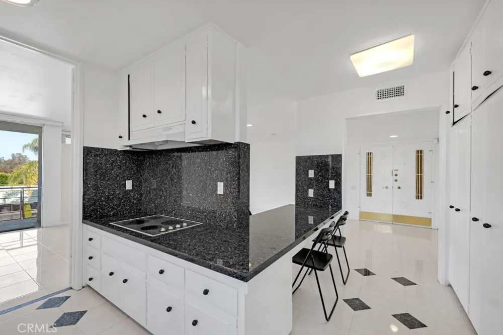 5301 Balboa Boulevard Encino, CA 91316