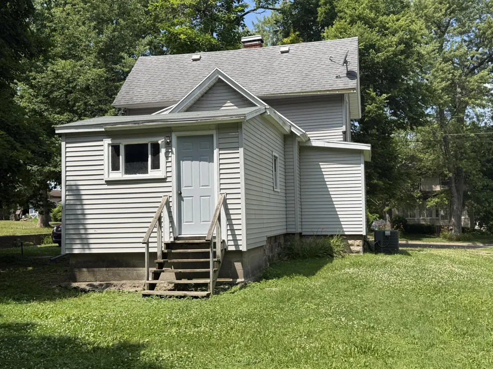 814 Clinton Street Albion, MI 49224