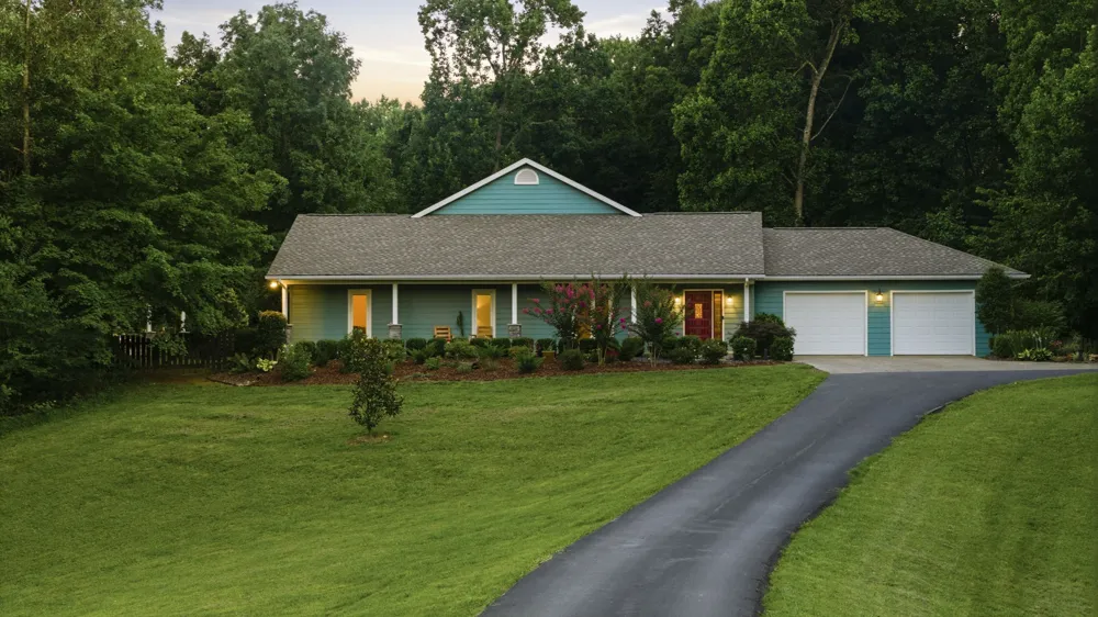 1766 Hunts Ln Bowling Green, KY 42103