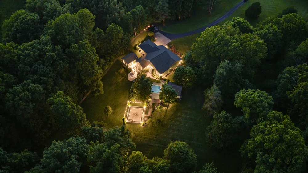 1766 Hunts Ln Bowling Green, KY 42103