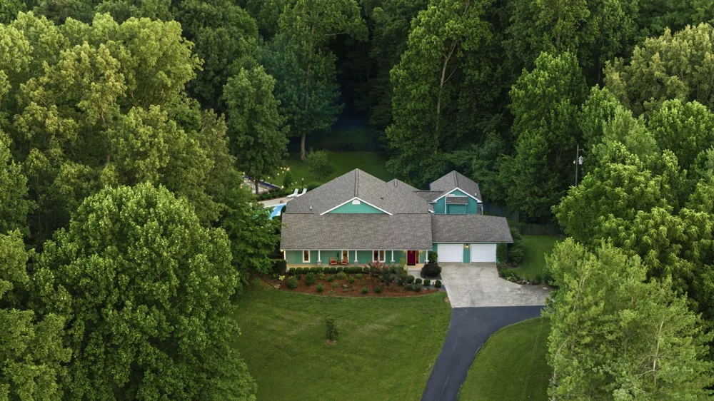 1766 Hunts Ln Bowling Green, KY 42103