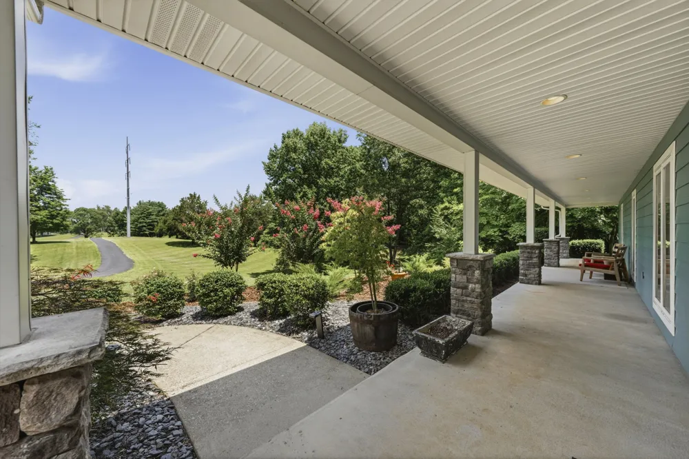 1766 Hunts Ln Bowling Green, KY 42103
