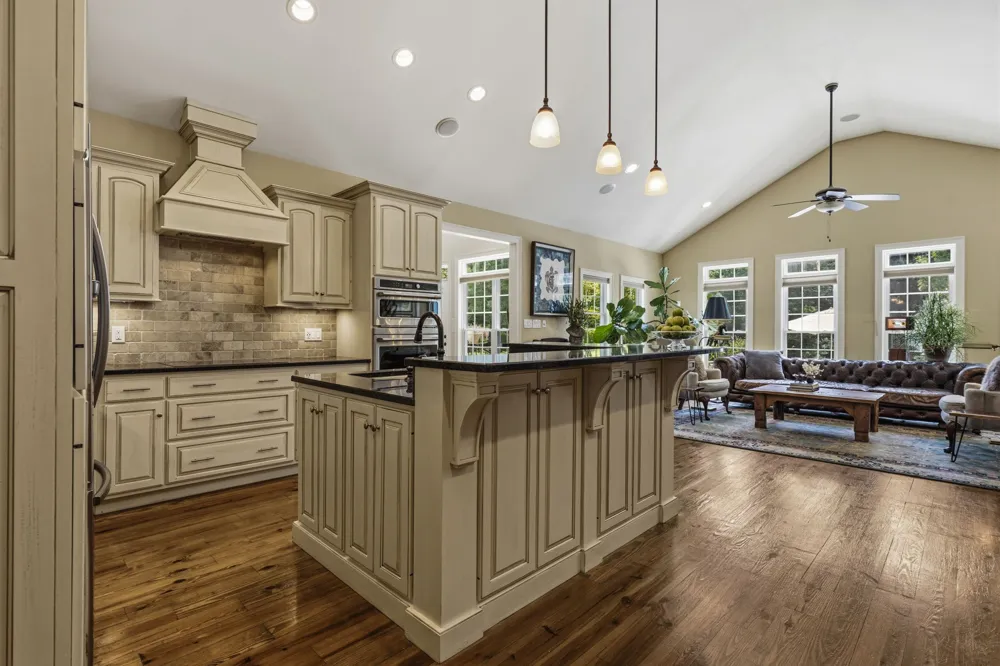 1766 Hunts Ln Bowling Green, KY 42103