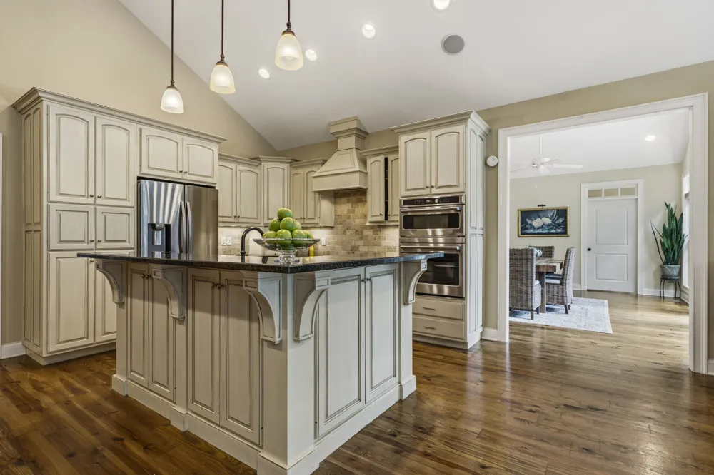 1766 Hunts Ln Bowling Green, KY 42103