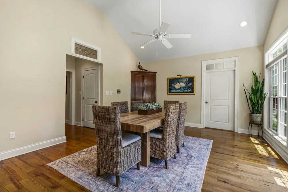 1766 Hunts Ln Bowling Green, KY 42103