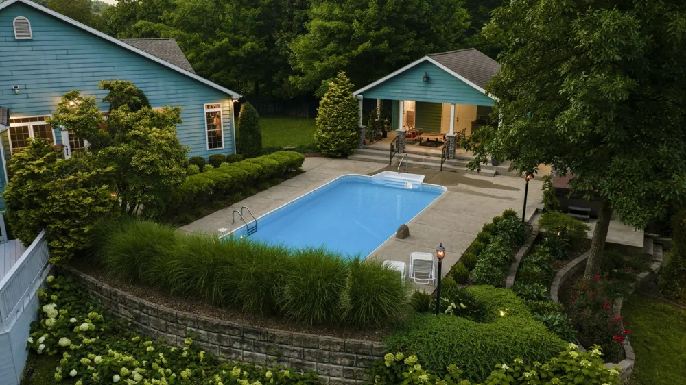1766 Hunts Ln Bowling Green, KY 42103
